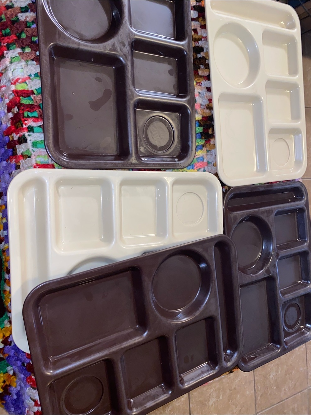 Vintage Si Lite Classic Compartment Party Trays - 3 Brown and 2 Cream